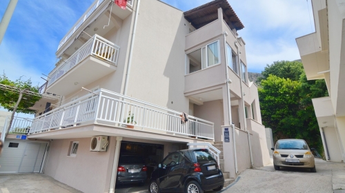 Dio kuće cca 220 m2 s garažom 33 m2 | 4 stambene jedinice | Pogled more | Dubrovnik